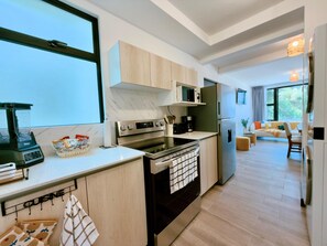 Micro-ondes, four, plaque de cuisson