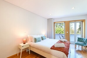 2 bedrooms, iron/ironing board, Internet, bed sheets - Margarita Apartment - Duplex (Braga)