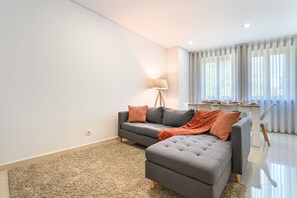 TV - Margarita Apartment - Duplex (Braga)