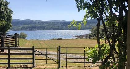Ellary Cottage - a cottage that sleeps 4 guests in 2 bedrooms