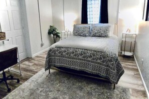 2 bedrooms, desk, iron/ironing board, WiFi