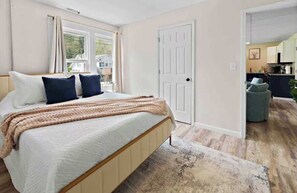 2 bedrooms, desk, iron/ironing board, WiFi