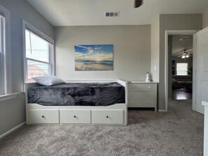 3 bedrooms, in-room safe, desk, iron/ironing board