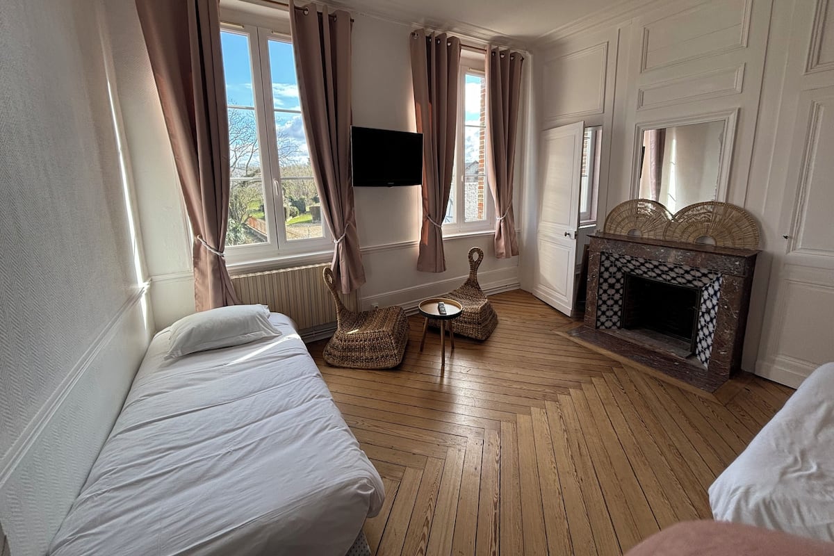 Comfort Room, Garden View | 1 bedroom, soundproofing, free WiFi, bed sheets