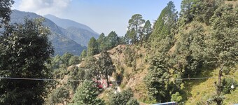 Himwanderer Camps and Cottages Pangot