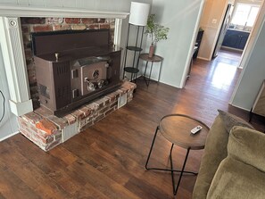 Smart TV - Track & Field Fans + Game Day Guests Welcome! Pet-Friendly 3BR Home w/RV Parking (Eugene)