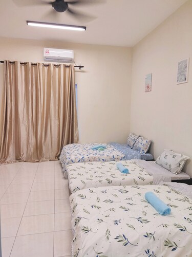 ForgetMeNot Pangkor Homestay 70 小蓝花民宿  4-bedroom villa with WiFi, AC