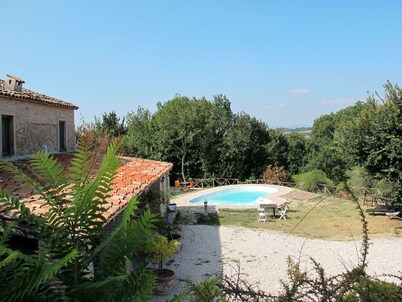 Beautiful apartment for 4 guests with WIFI, pool, A/C, TV, patio and pets allowed