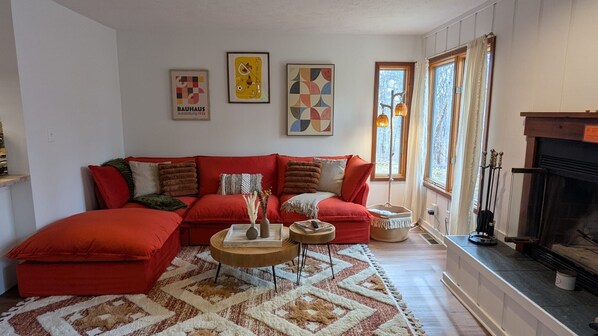 Smart TV, fireplace