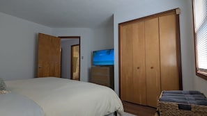 2 habitaciones, escritorio, wifi y ropa de cama