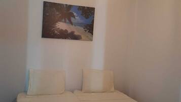 4 quartos, ferros/tábuas de passar roupa, Wi-Fi de cortesia