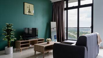 40-inch Smart TV with digital channels, Netflix, streaming services