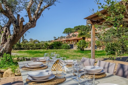 Villa a few steps from the sea