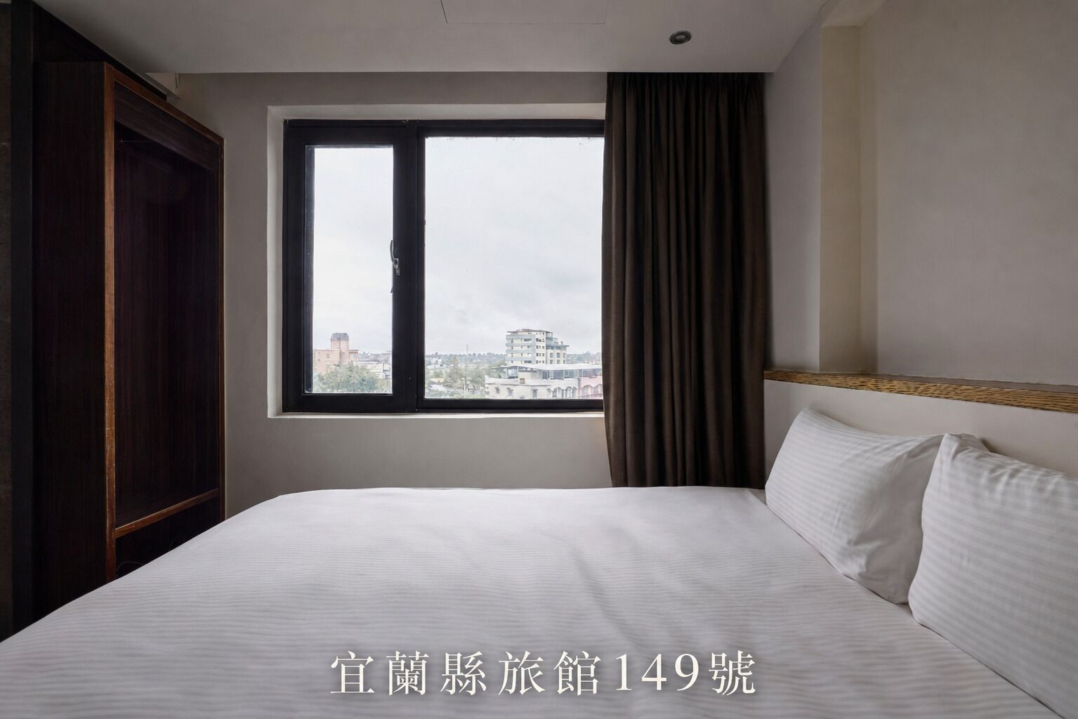 Luxury Double Room, Courtyard View | Desk, free WiFi
