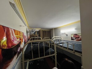 Espacio para trabajar con un portátil y wifi gratis