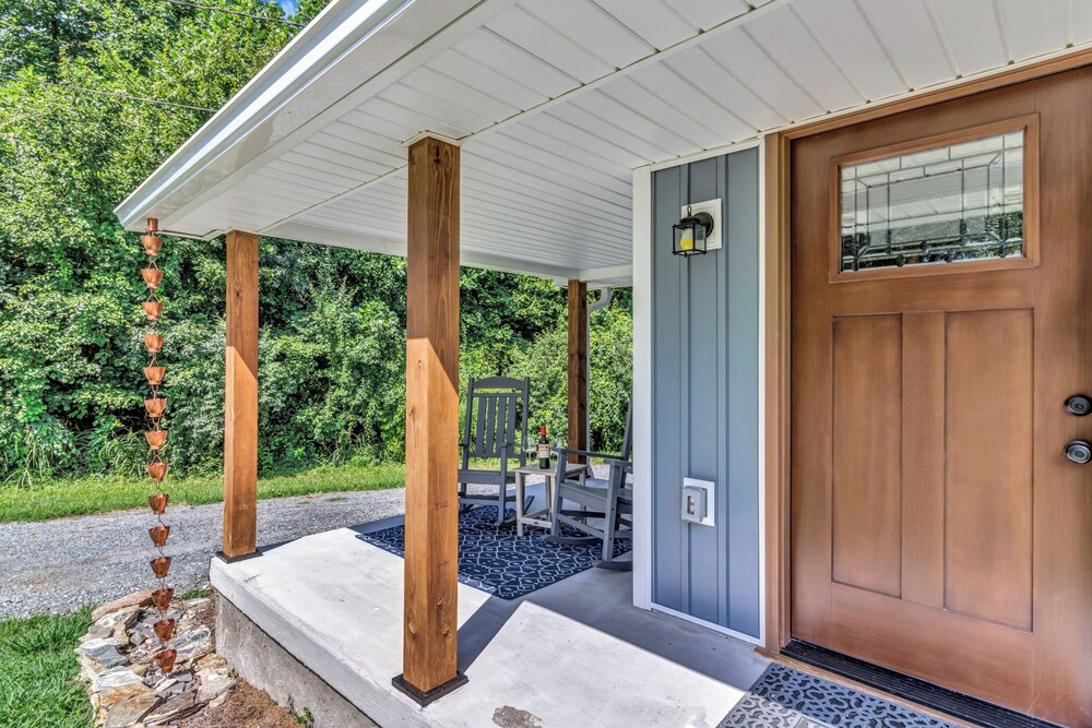 Bear Walk Cottage in Black Mountain by null