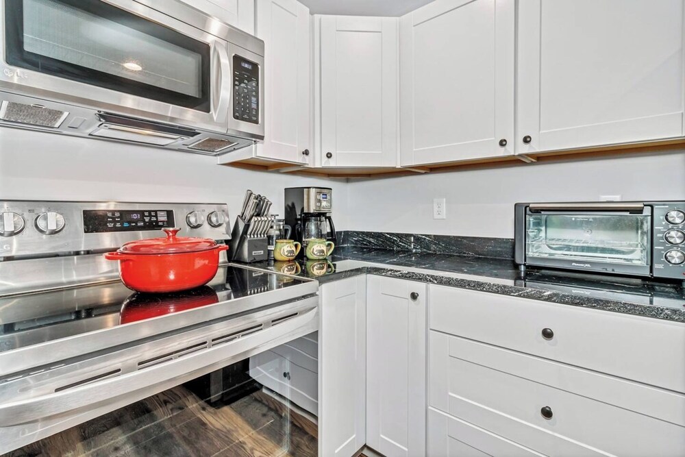 Bear Walk Cottage in Black Mountain by null