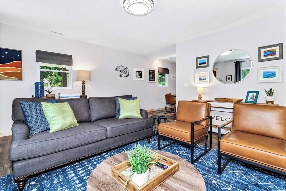 Bear Walk Cottage in Black Mountain by null