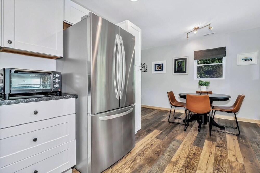 Bear Walk Cottage in Black Mountain by null