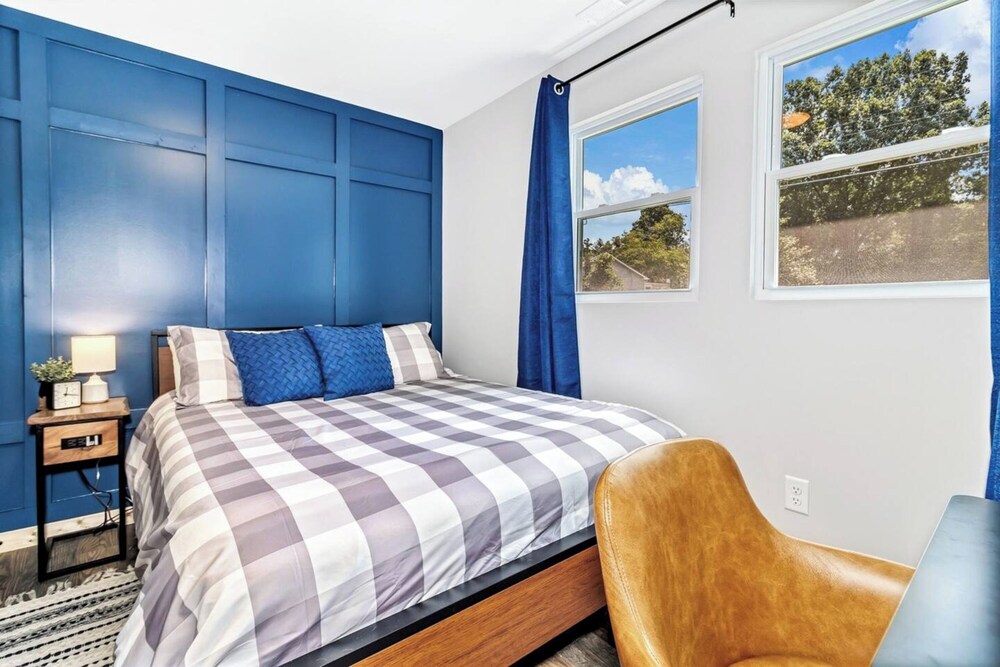 Bear Walk Cottage in Black Mountain by null