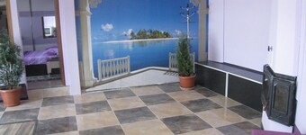 Cozy 2-bedroom apartment in beautiful Varna with WiFi, AC