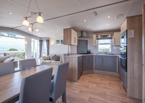 Private kitchen - Be Enchanted by the Resort Lake (Lower Moutere)
