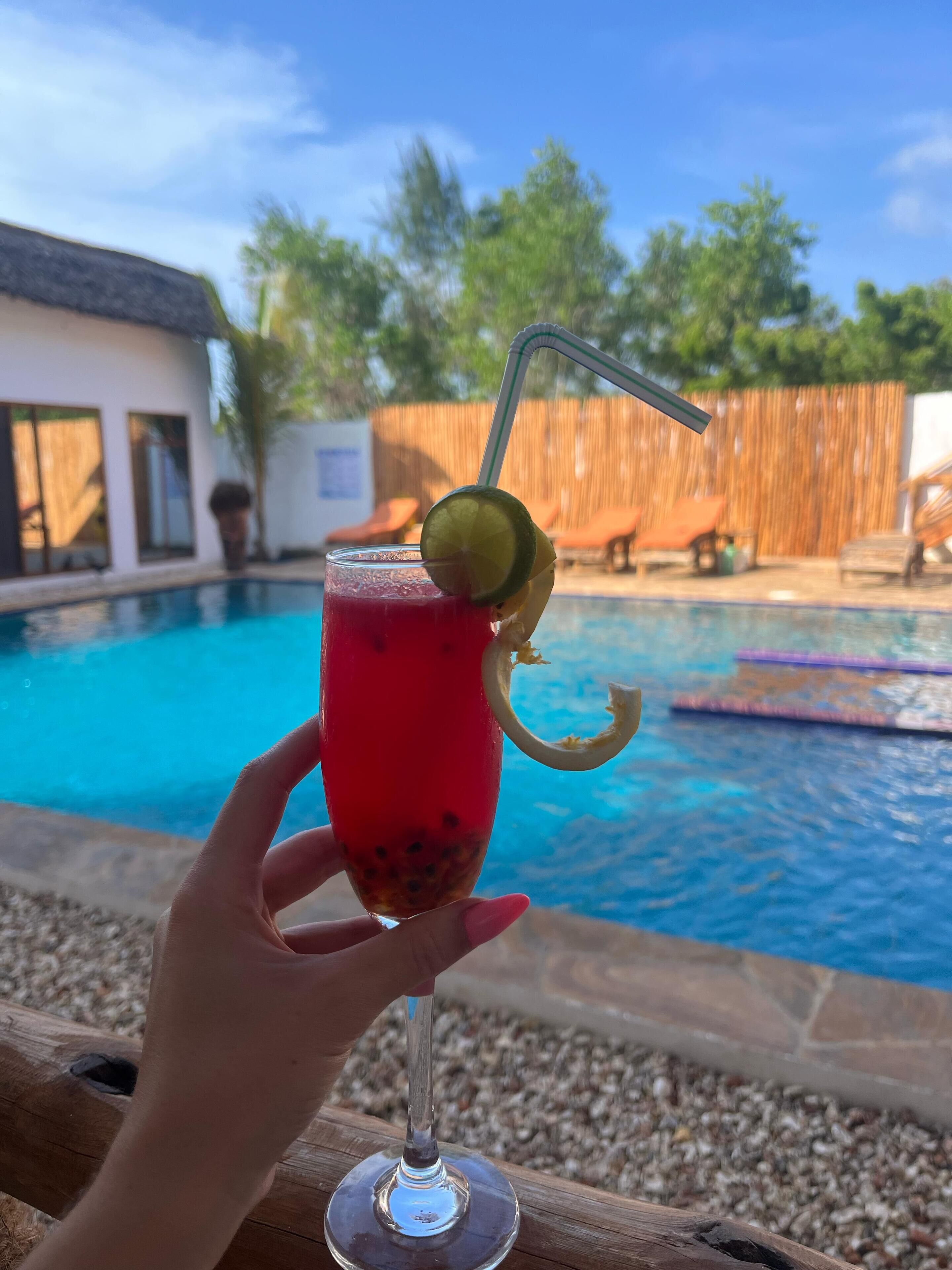 Deluxe-dobbeltværelse - udsigt til pool | Egyptiske bomuldslagner, premium-sengetøj, minibar