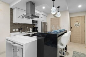Fridge, microwave, oven, stovetop