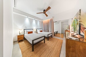 3 slaapkamers, een kluis op de kamer, een bureau