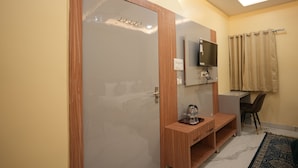 Executive Double Room | Ruang kerja komputer riba, langsir/tirai gelap terus