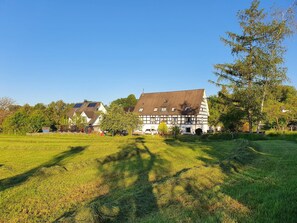 Exterior - Wohnung in Silbecke mit Pool und Wald (Attendorn-Silbecke)