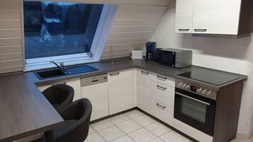 Fridge, microwave, oven, coffee/tea maker