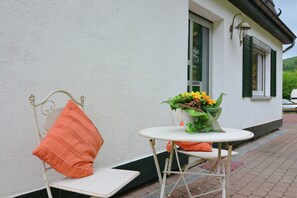 Outdoor dining - Gemütlicher Rückzugsort in Olsberg-Elpe (Elpe)