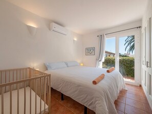 4 camere, Wi-Fi gratuito, lenzuola