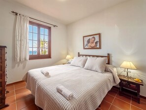 3 soverom, strykejern/-brett, wi-fi (inkludert) og sengetøy