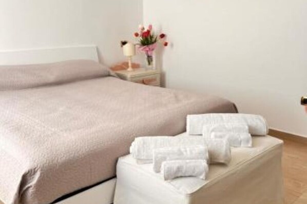 1 Schlafzimmer, Bügeleisen/Bügelbrett, kostenloses WLAN, Bettwäsche