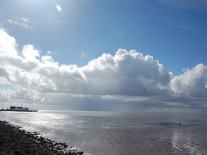 Una spiaggia nelle vicinanze