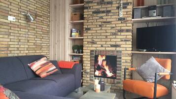 Een televisie en een dvd-speler