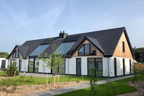 Exterior - Villa near Texel Beach with Private Sauna (De Koog)