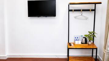 Standard Twin Room | Premium bedding, in-room safe, soundproofing, WiFi (free)