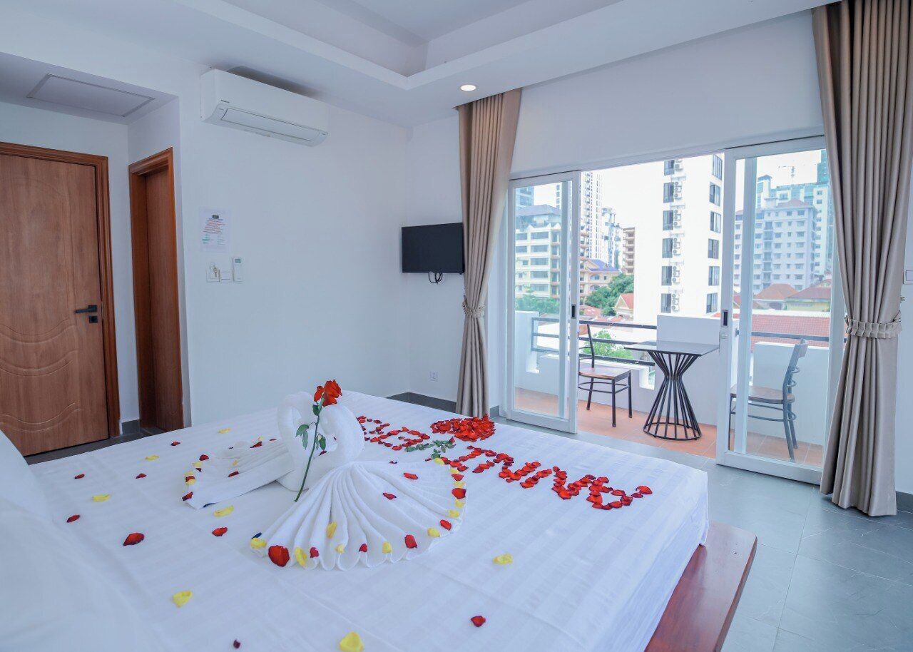 Premium bedding, in-room safe, soundproofing, free WiFi