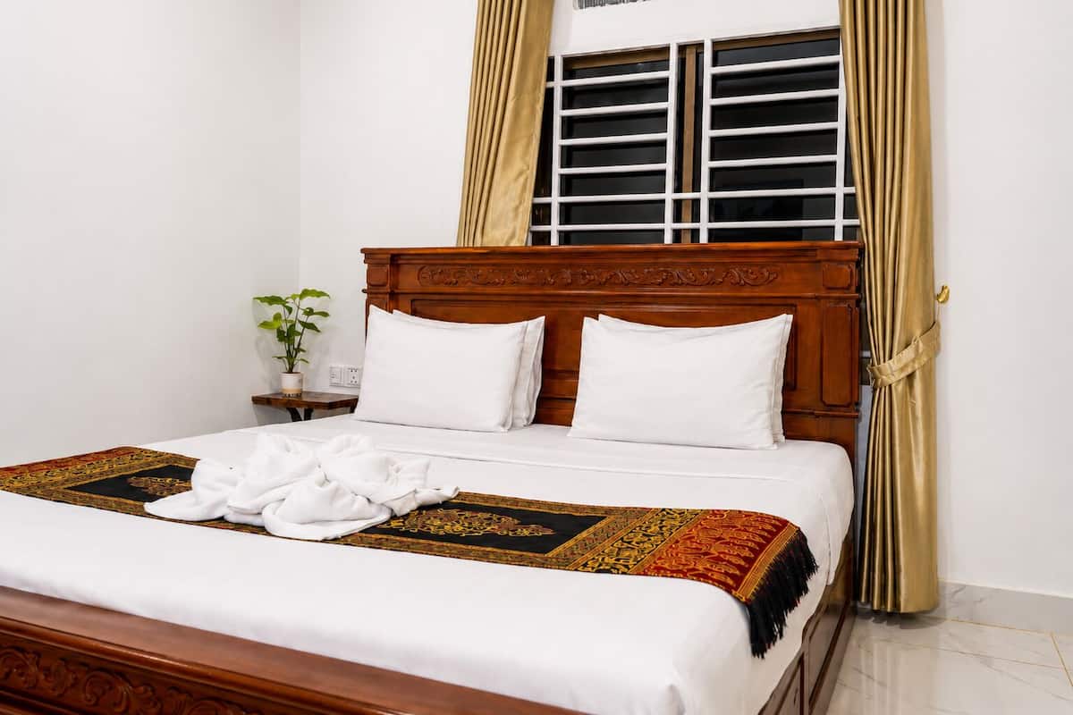 Standard Double Room | Premium bedding, in-room safe, soundproofing, WiFi (free)