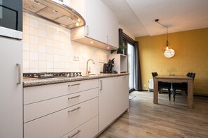 Kühlschrank, Mikrowelle, Geschirrspüler