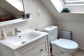 Unclassified image, 3 of 22, button