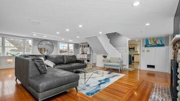 Smart TV, chimenea y impresora