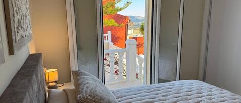 2 chambres, fer et planche à repasser, Wi-Fi, draps fournis