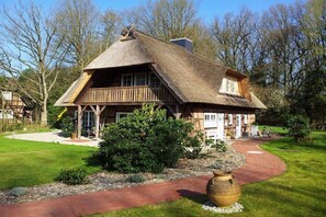 Exterior - Apartment at the Eichenpark (Egesdorf - Döhle)