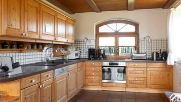 Kühlschrank, Ofen, Herdplatte, Geschirrspüler