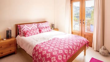 7 bedrooms, free WiFi, bed sheets