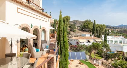 Exklusive Villa – Beheizter Pool, 15 Gäste, Strandnah